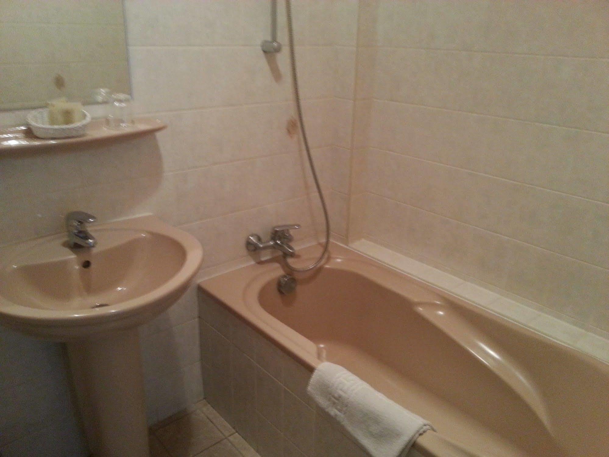 Hotel & Restaurant Azur La Freissinouse Екстер'єр фото