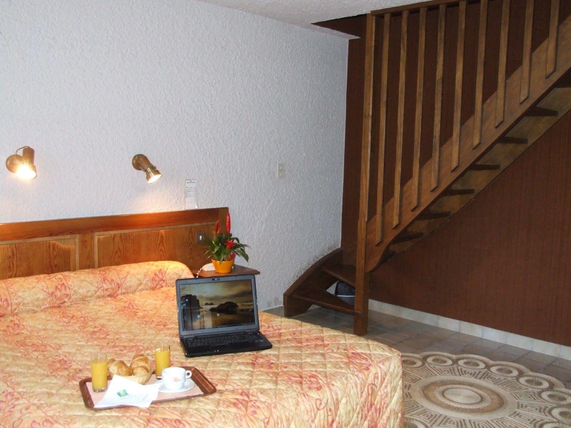 Hotel & Restaurant Azur La Freissinouse Екстер'єр фото